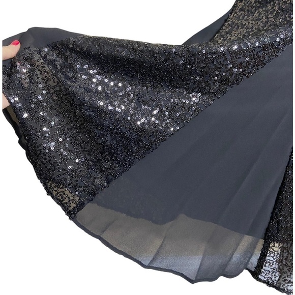 NWT Eliza J Sequin Flared Skirt In Black size 8 - Picture 4 of 7